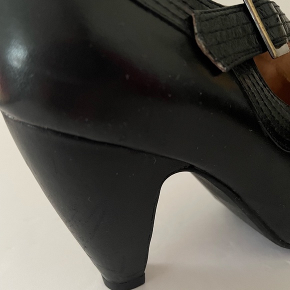 Miz Mooz Womens 10 Black Crisscross Pattern With Gold Buckle MaryJanes - Picture 13 of 15